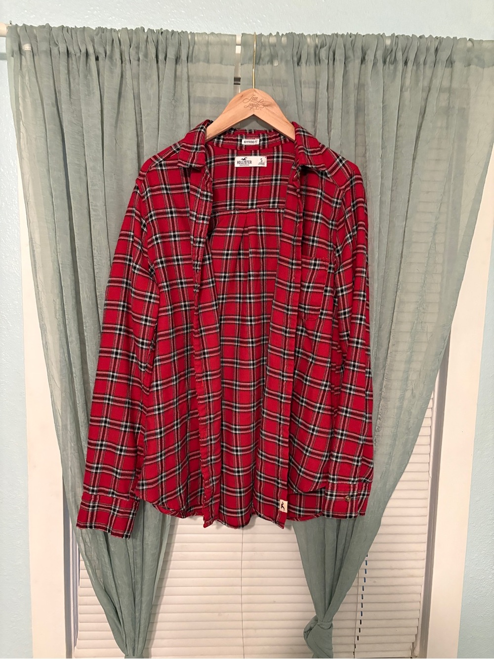 Hollister Red Plaid Long-Sleeve Button-Down Shirt